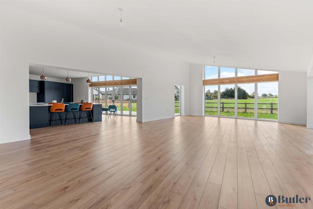 Open-plan Lounge