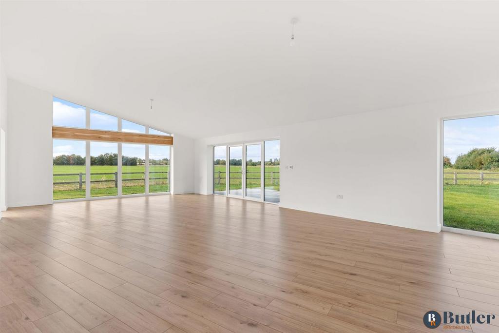 Open-plan Lounge