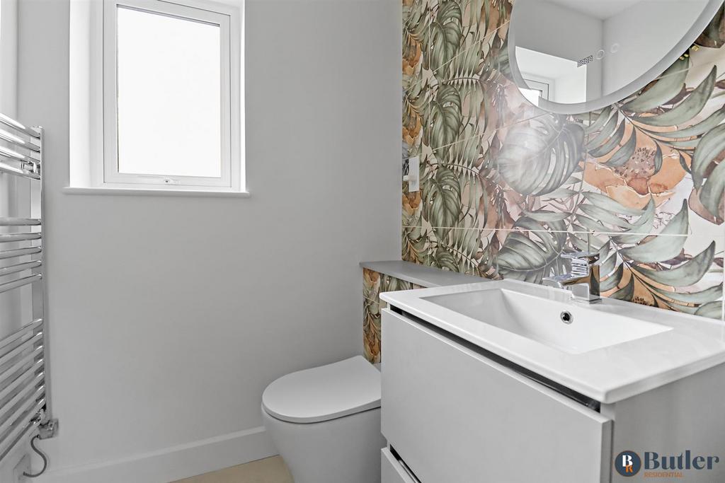 En-suite shower