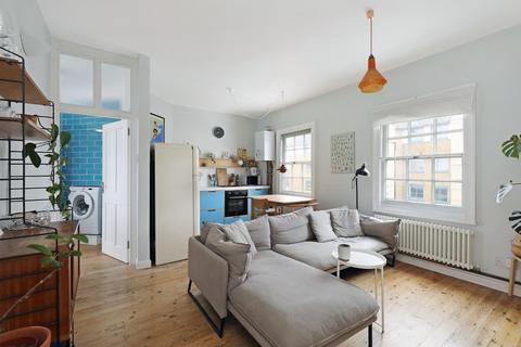 2 bedroom flat for sale, Coldharbour Lane, London, SE5