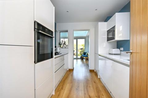 3 bedroom detached house for sale, Willingdon Park Drive, Eastbourne