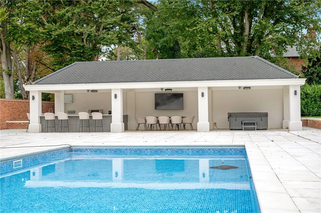 Swimming Room