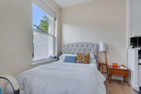 Studio for sale, Lakeside Road, London W14