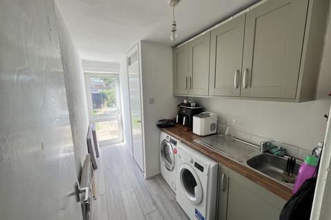 3 bedroom terraced house for sale, Islandsmead, Eldene, Swindon, SN3