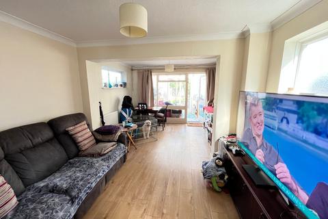 13a New Park Road, Ashford, TW15 1EG