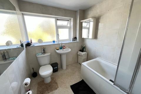 13a New Park Road, Ashford, TW15 1EG