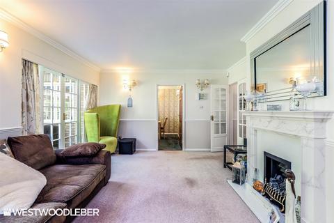 undefined, Howfield Green, Hoddesdon EN11