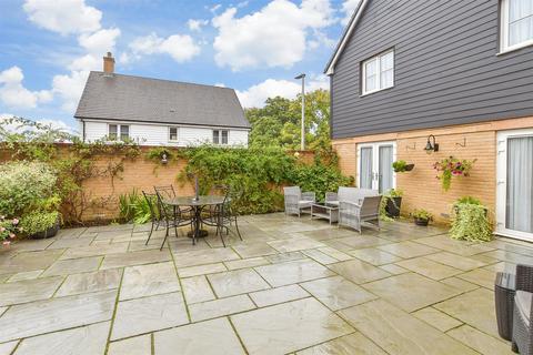 4 bedroom detached house for sale, Millennium Way, Heathfield, East Sussex