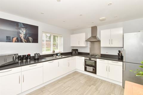 4 bedroom detached house for sale, Millennium Way, Heathfield, East Sussex