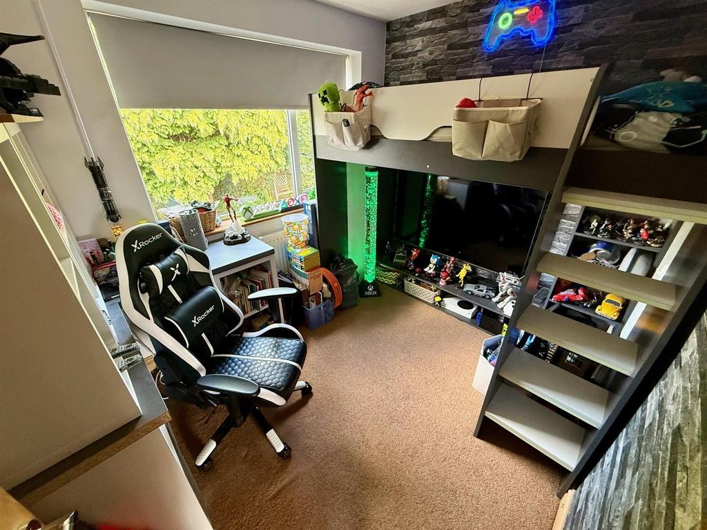 CC5 Bed2.jpg