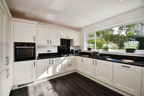 3 bedroom detached bungalow for sale, Hill Brow, Kirk Ella, Hull