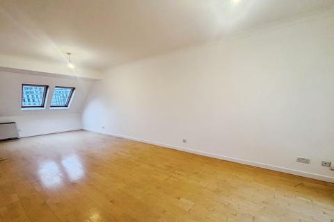 3 bedroom flat to rent, Turlow Court, Leeds, West Yorkshire, LS9