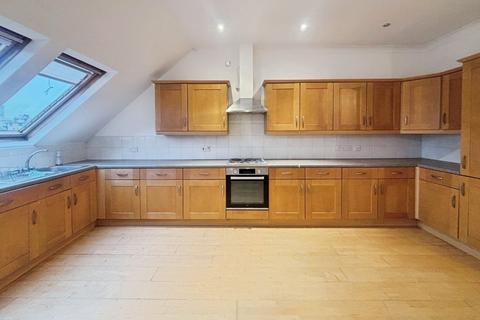 3 bedroom flat to rent, Turlow Court, Leeds, West Yorkshire, LS9