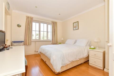 undefined, Fairfields, Yarmouth PO41