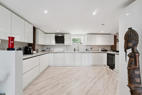 4 bedroom barn conversion for sale, Hook Green Road, Southfleet, DA13 9NQ