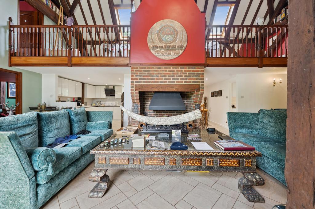 Cinema/Dining Room 1