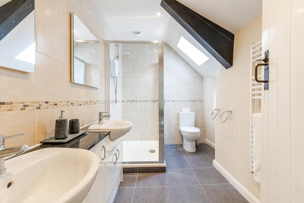 A28 - Bramble Cottage, Chillington - 250916