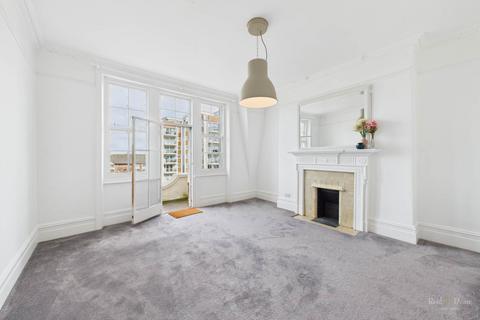 4 bedroom flat to rent, Hartington Place, Eastbourne
