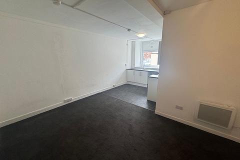2 bedroom flat to rent, Office Street, Tai Cwm Office Street, CF39
