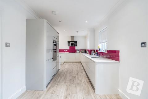4 bedroom detached house for sale, Kingsley Meadows, Wickford, Essex, SS12
