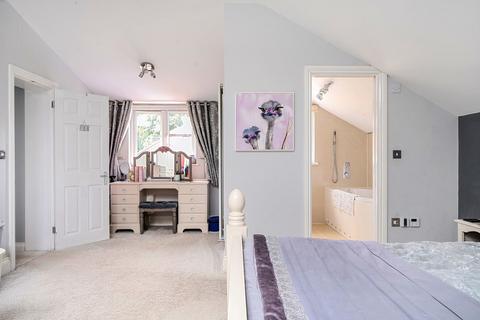 4 bedroom detached house for sale, Willowdale Close, Petersfield, GU32
