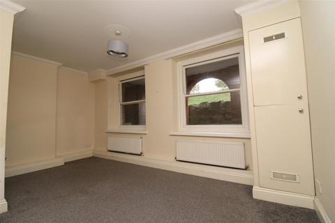 2 bedroom apartment for sale, Station Road, Herne Bay