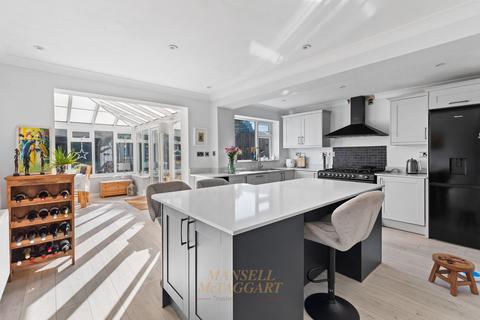 4 bedroom detached house for sale, Warren Close, East Grinstead RH19