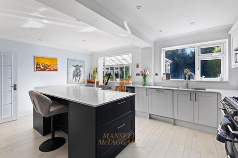 4 bedroom detached house for sale, Warren Close, East Grinstead RH19