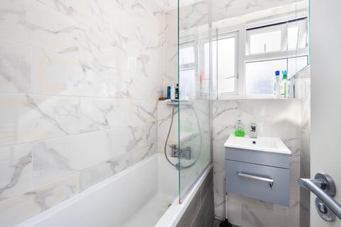 2 bedroom flat for sale, Frampton Park Road, London, E9