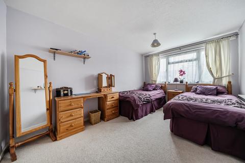 1 bedroom apartment for sale, Church Road, Sutton At Hone, Dartford, Kent, DA4