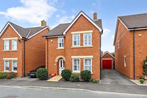 4 bedroom detached house for sale, Tarver Close, Romsey, Hampshire