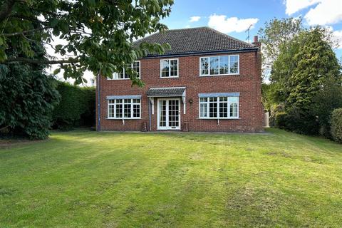 4 bedroom detached house for sale, Old Trough Lane, Hive, Brough