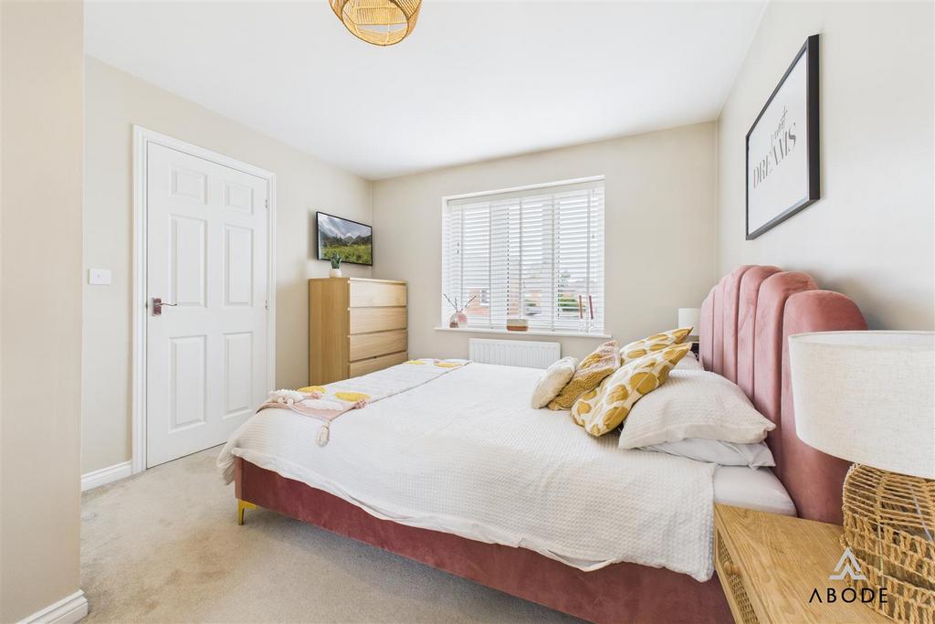 CAM03473 G0-PR0460-STILL011.jpg