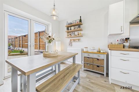 3 bedroom semi-detached house for sale, Parkinson Road, Burton-On-Trent DE13
