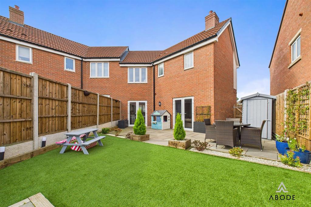 CAM03473 G0-PR0460-STILL038.jpg