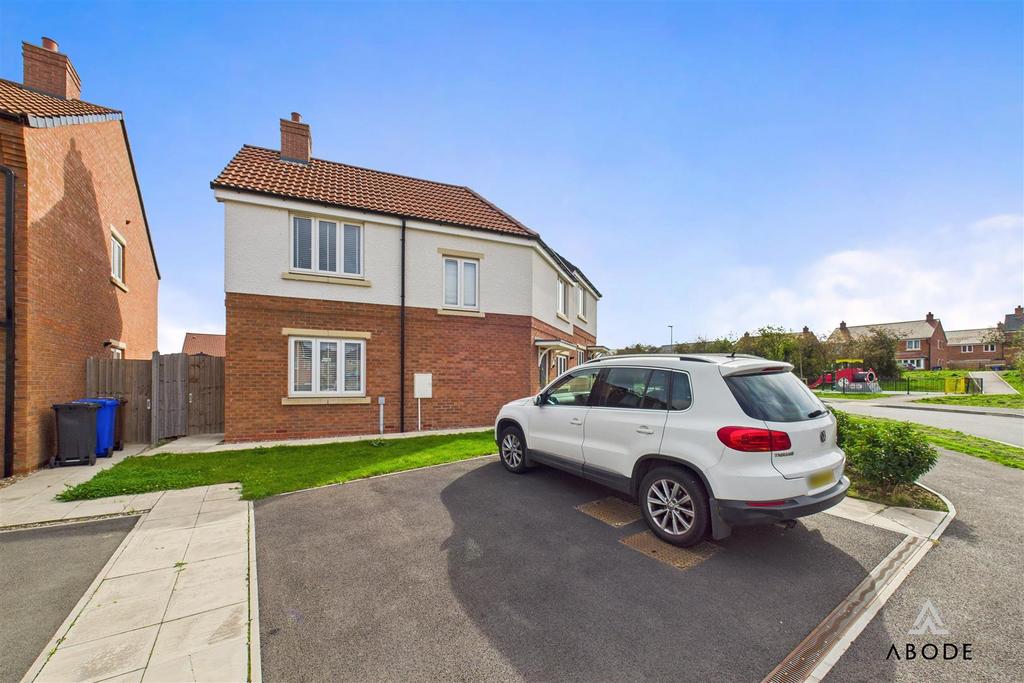 CAM03473 G0-PR0460-STILL045.jpg