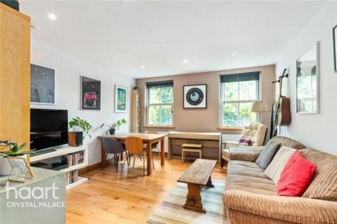 1 bedroom flat for sale, Dalton Street, London