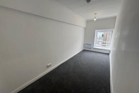 2 bedroom apartment to rent, Office Street, Tai Cwm Office Street, CF39