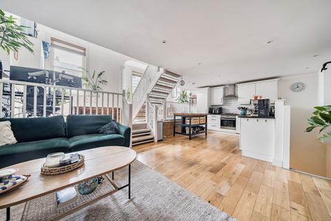 2 bedroom flat for sale, Loughborough Road, London SW9