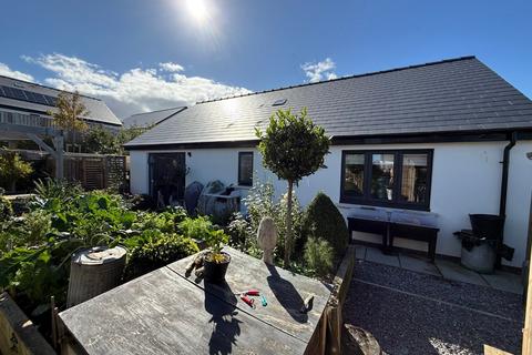 3 bedroom detached bungalow for sale, Clos Cwm Peris, Llanon, SY23