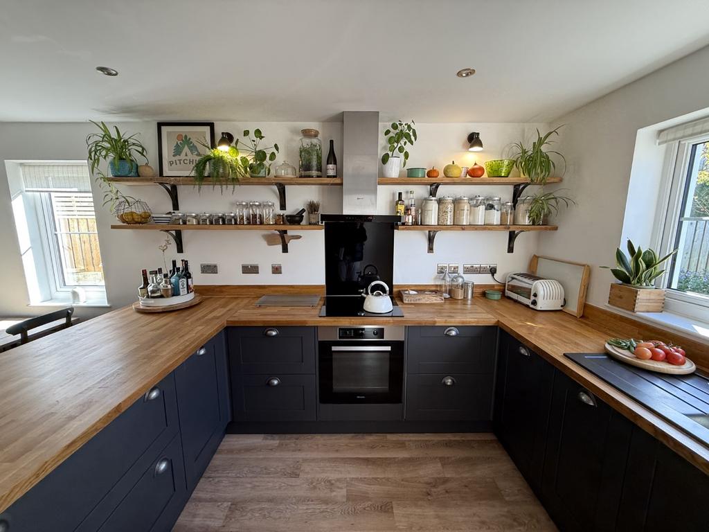 Open Plan Kitchen/Dining /Lounge Area