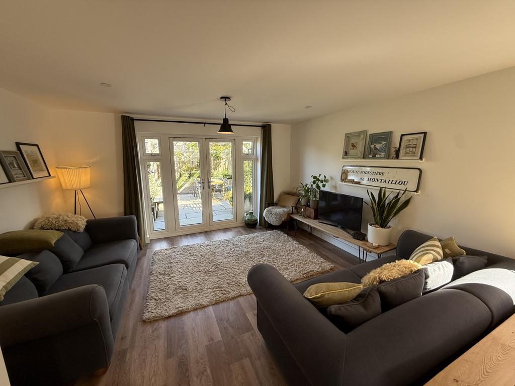 Open Plan Kitchen/Dining /Lounge Area