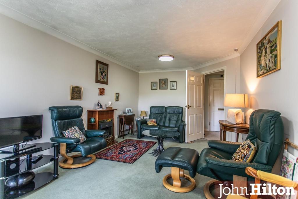 London Road, Patcham, Brighton - More