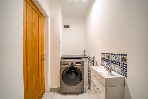 23 Kippen Drive, Clarkston, Glasgow, G76 8JG