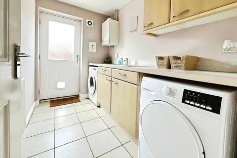 58 Harris Road, Armthorpe, Doncaster, DN3 2FE