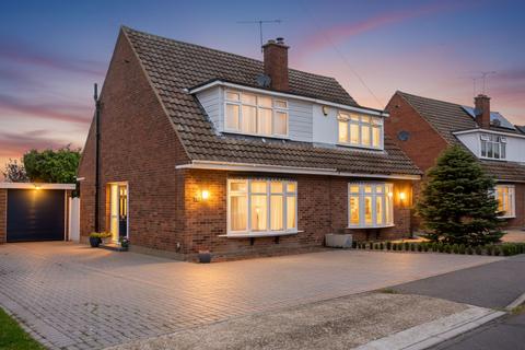 3 bedroom semi-detached house for sale, Lower Lambricks, Rayleigh SS6