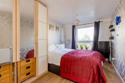 2 bedroom flat for sale, 39/2 Giles Street, Leith, Edinburgh, EH6 6DS