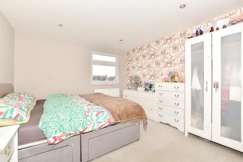27 Cobden Road, Hythe, CT21 6EY