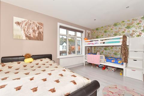 27 Cobden Road, Hythe, CT21 6EY