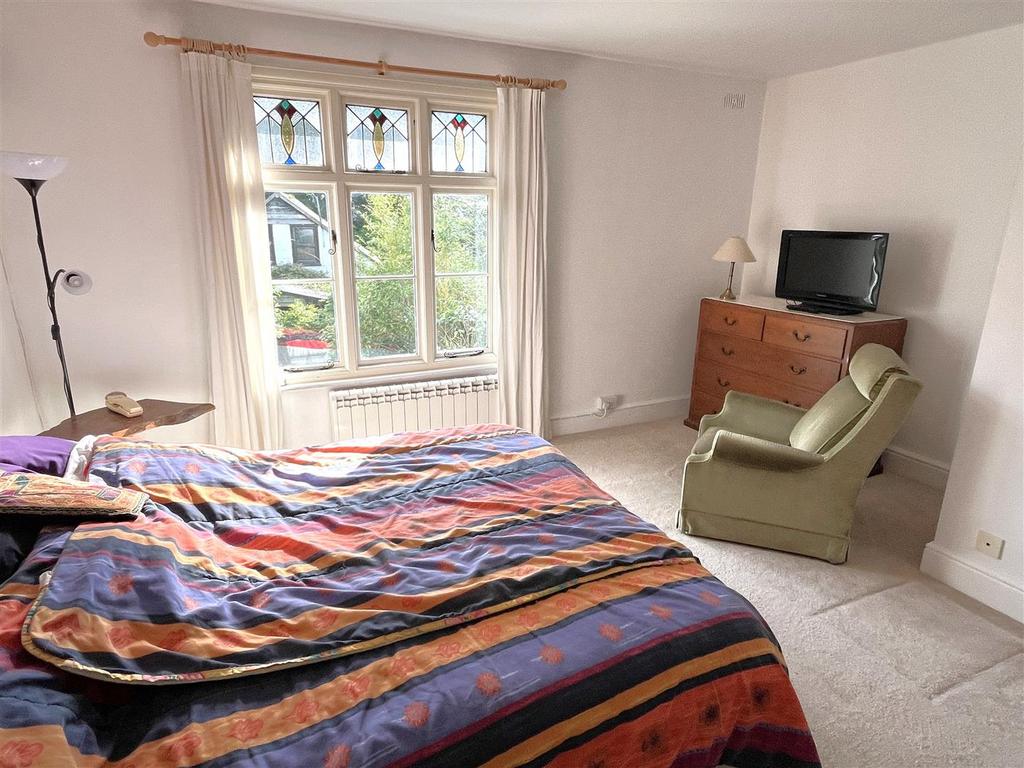 Bed 1.JPG